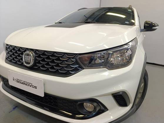 FIAT ARGO 1.8 E.TORQ FLEX TREKKING AT6 FIAT ARGO 1.8 E.TORQ FLEX TREKKING AT6